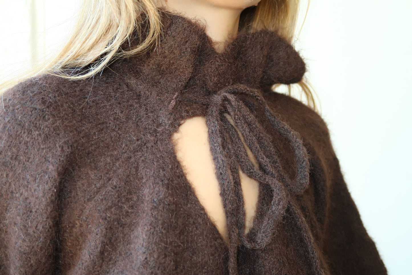 Pull col noué beige